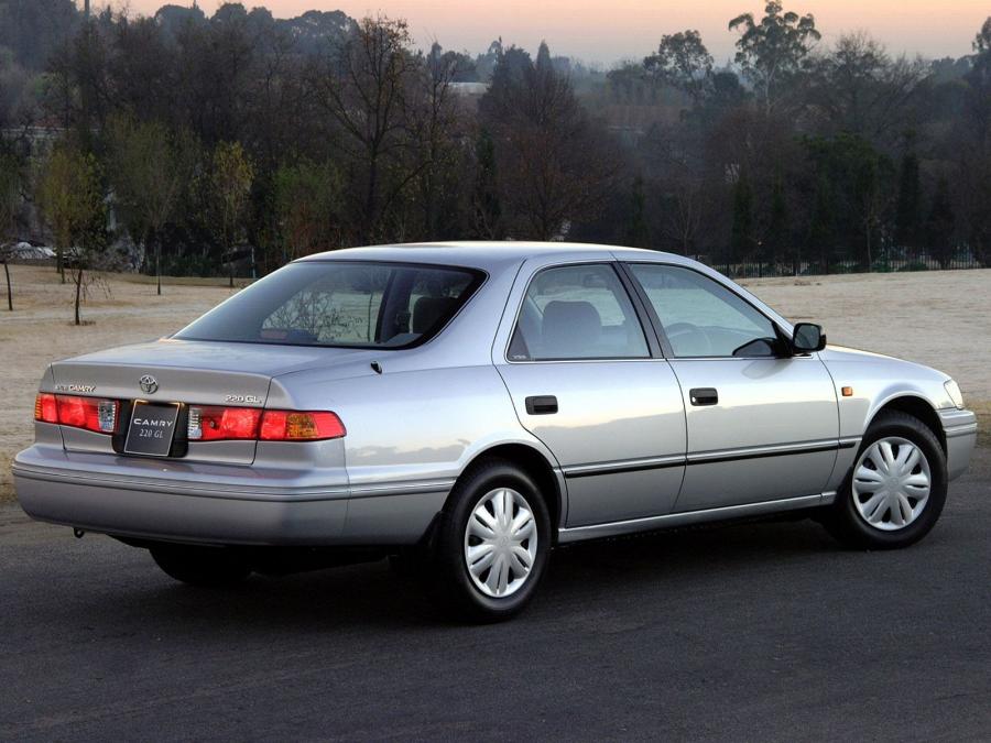  Toyota Camry 2000 года  (ZA) (фото 9 из 18)